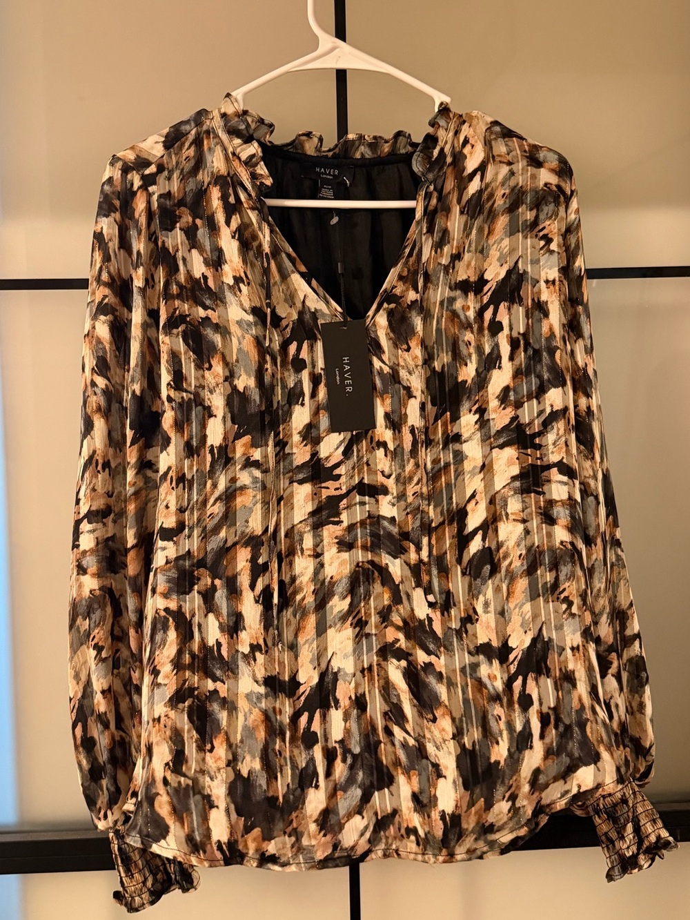 HAVER London Blouse Women’s Medium NWT Abstract Floral Ruffle Neck Long Sleeve